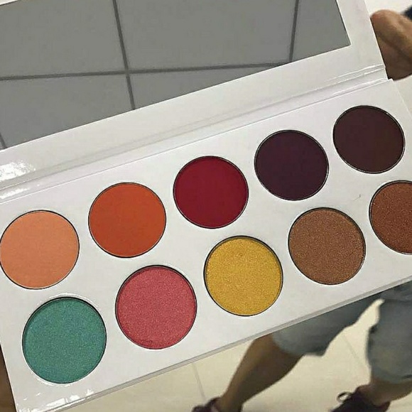 ISO! The crayon case cosmetics. Tokyo brushes etc. - Picture 4 of 4